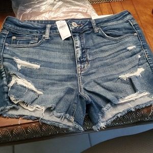 NWT Hi rise short